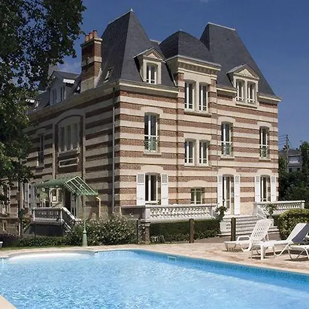 La Closerie Cote Casino Apartahotel