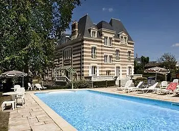 מלון דירות La Closerie Cote Casino 3*