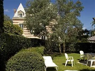 La Closerie Cote Casino 3* קאבורג